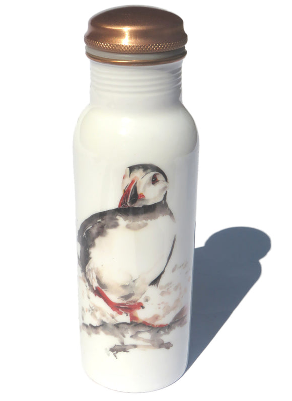 puffin drinking bottle with lid on